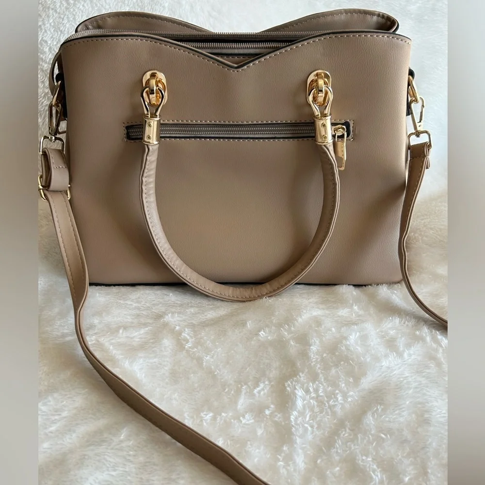 SiMYEER White And Tan Satchel